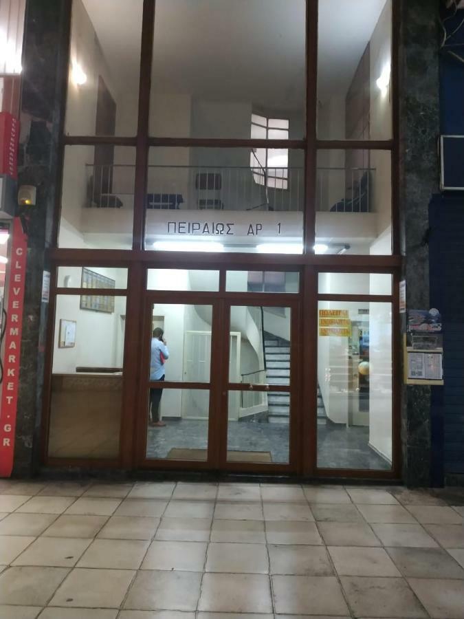 Toni'S 2Bd Home In Centre, 15 Sec To Metro アテネ エクステリア 写真